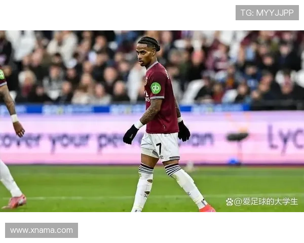 曼联恢复训练双红会首发缺席替补球员积极参与备战